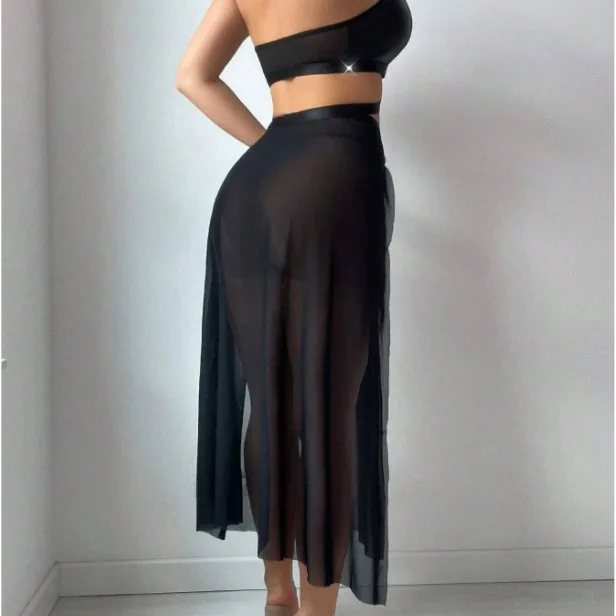 Conjunto de Sutiã de Tule e Couro Envernizado com Saia Longa
