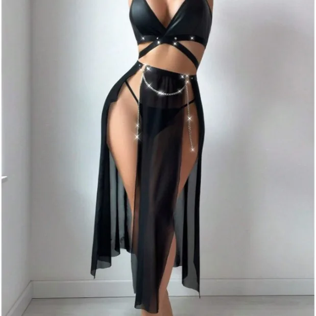 Conjunto de Sutiã de Tule e Couro Envernizado com Saia Longa