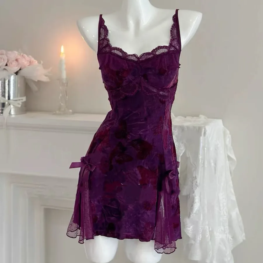 Set camicia da notte e vestaglia in pizzo farfalla con allacciatura al collo
