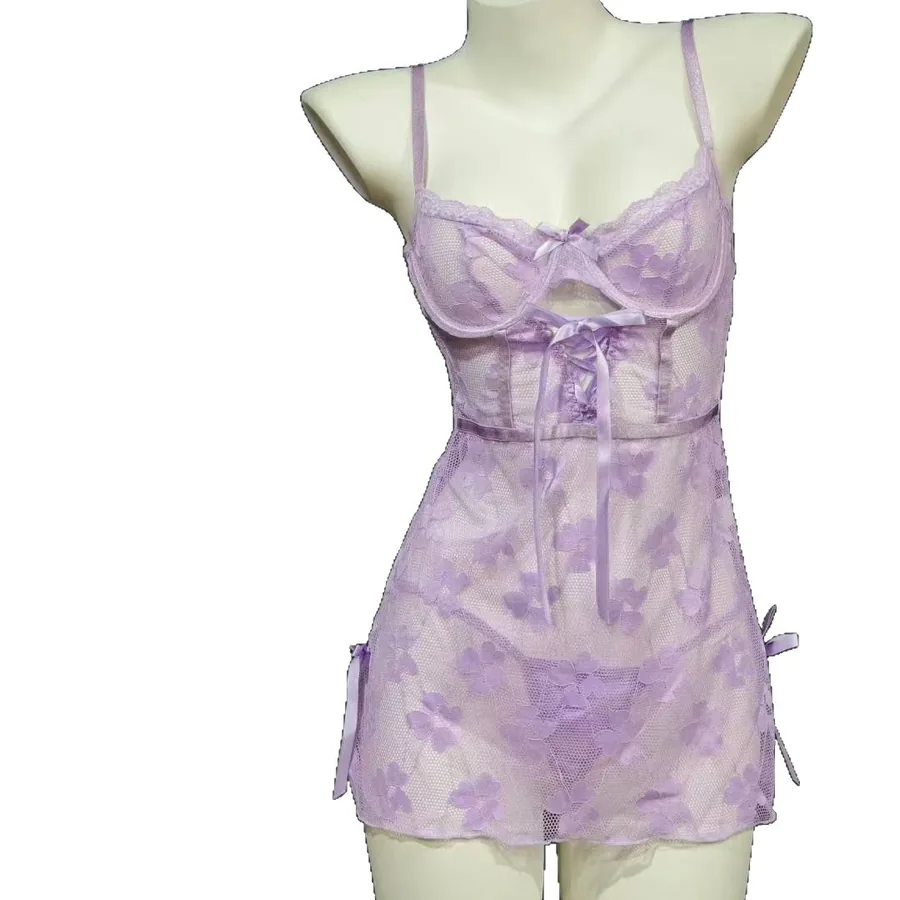 Lila Spitzen-Herz-Bodysuit