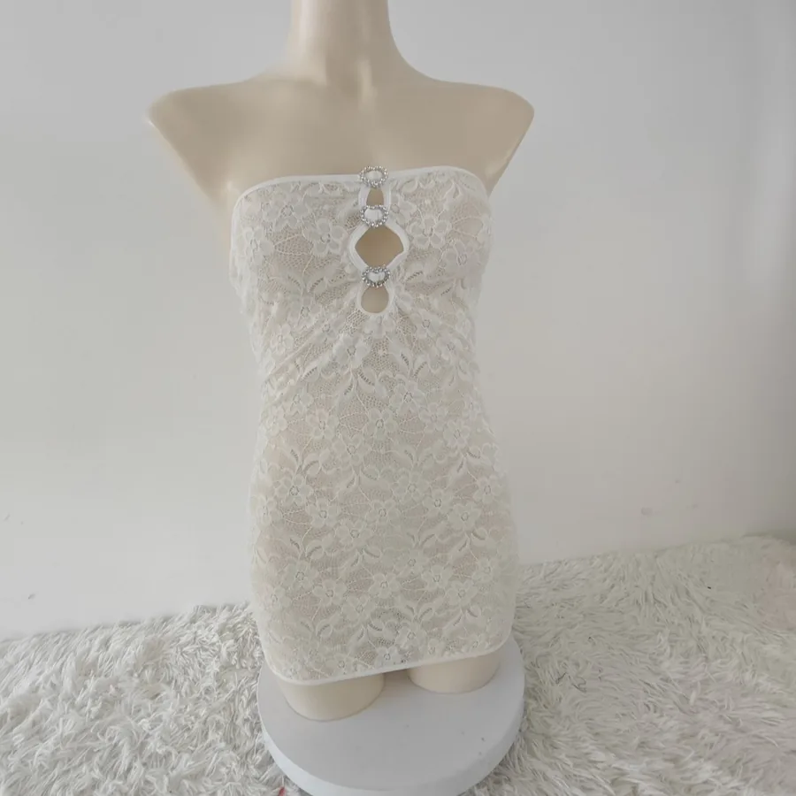 Set minigonna in pizzo e rete