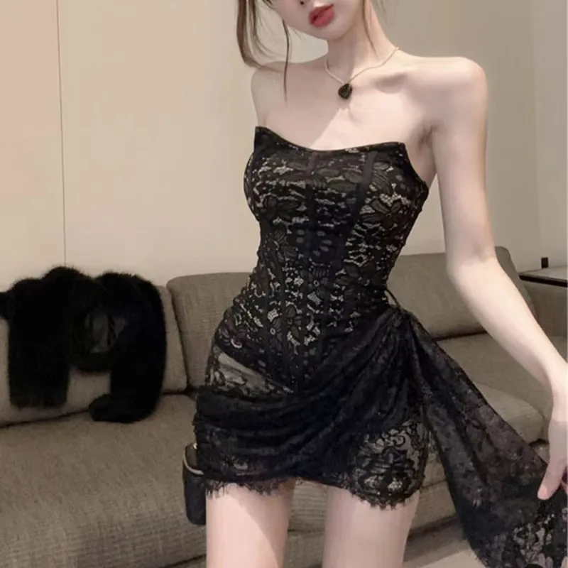 Off-shoulder bodycon jurk van kant en mesh