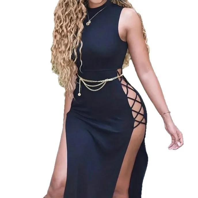 Conjunto de Vestido com Alças de Camisola e Fenda Alta