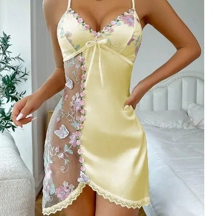 Nuisette transparente en dentelle brodée