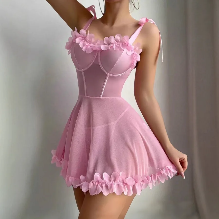Camisón de seda fría con copas acolchadas
